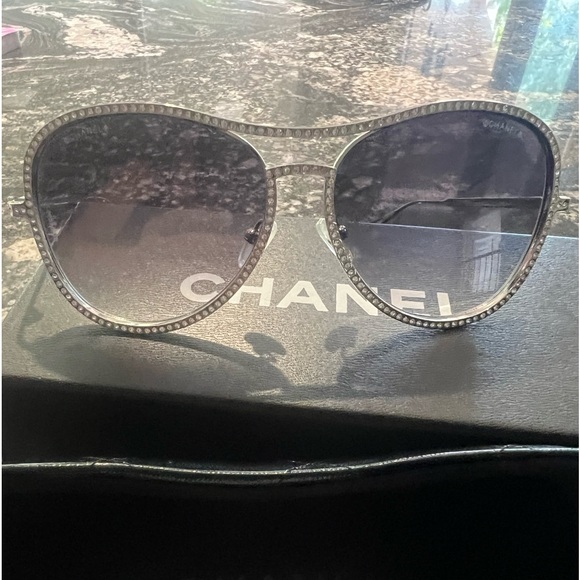 Chanel Rimed Aviator Sunglasses (limited addition)gift / Never been worn. - Picture 2 of 5